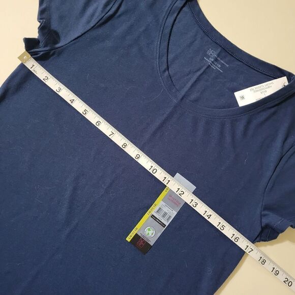 No Boundaries Junior's Navy Everyday Short Sleeve T-Shirt - Picture 5 of 11